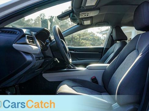 Used 2022 Toyota Camry LE image 18