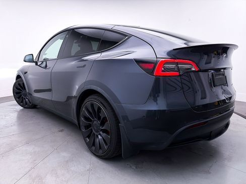 Used 2021 Tesla Model Y Performance image 2