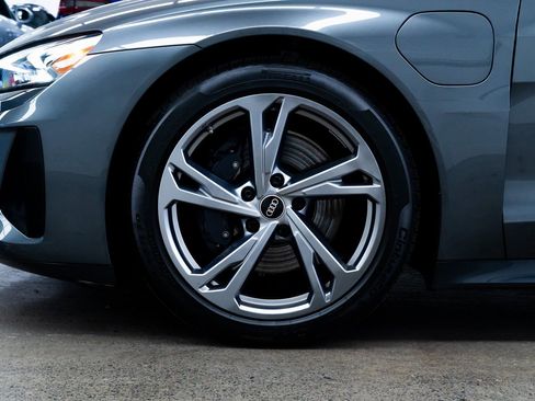 Used 2023 Audi e-tron GT Premium Plus image 7