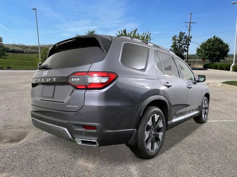 New 2026 Honda Pilot Touring image 5