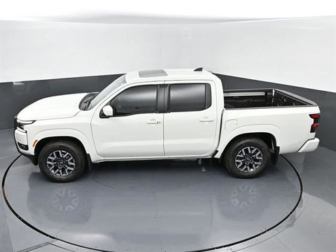 Used 2025 Nissan Frontier SL image 36