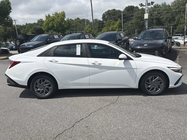 New 2026 Hyundai Elantra Hybrid FWD image 9