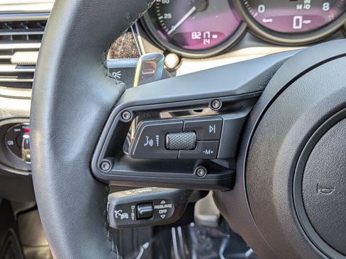 Certified 2025 Porsche Macan Turbo AWD/4WD image 9