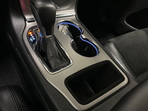 Used 2019 Jeep Grand Cherokee Altitude AWD/4WD image 18