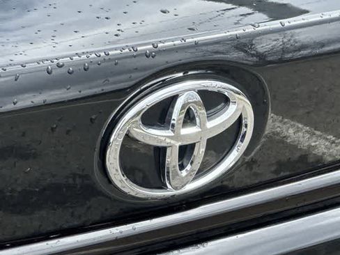 Used 2020 Toyota Corolla LE image 15