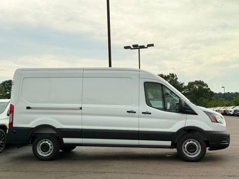 New 2026 Ford Transit 250 148 Medium Roof RWD image 34