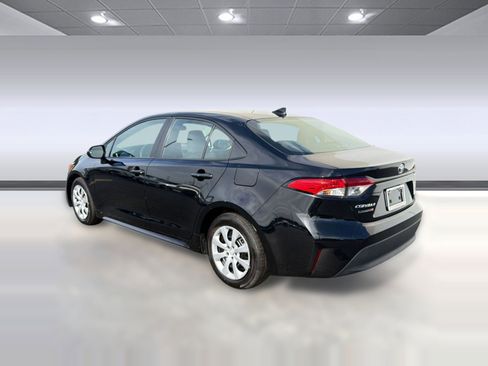 Used 2025 Toyota Corolla LE image 3