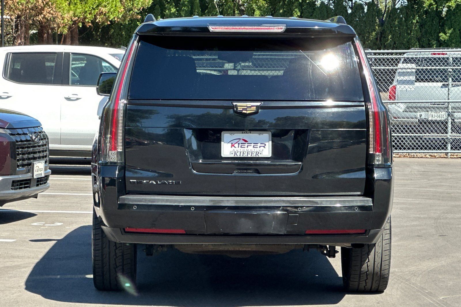 Used 2016 Cadillac Escalade Premium RWD image 5