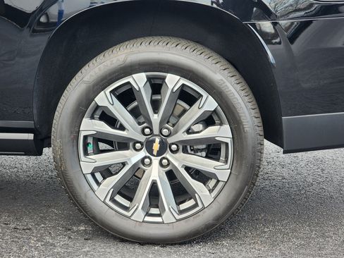 Used 2026 Chevrolet Suburban High Country image 11