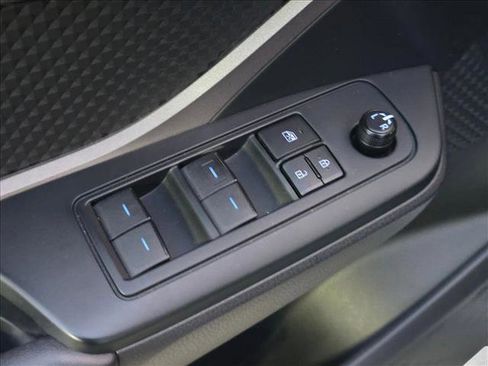 Used 2020 Toyota C-HR LE FWD image 11