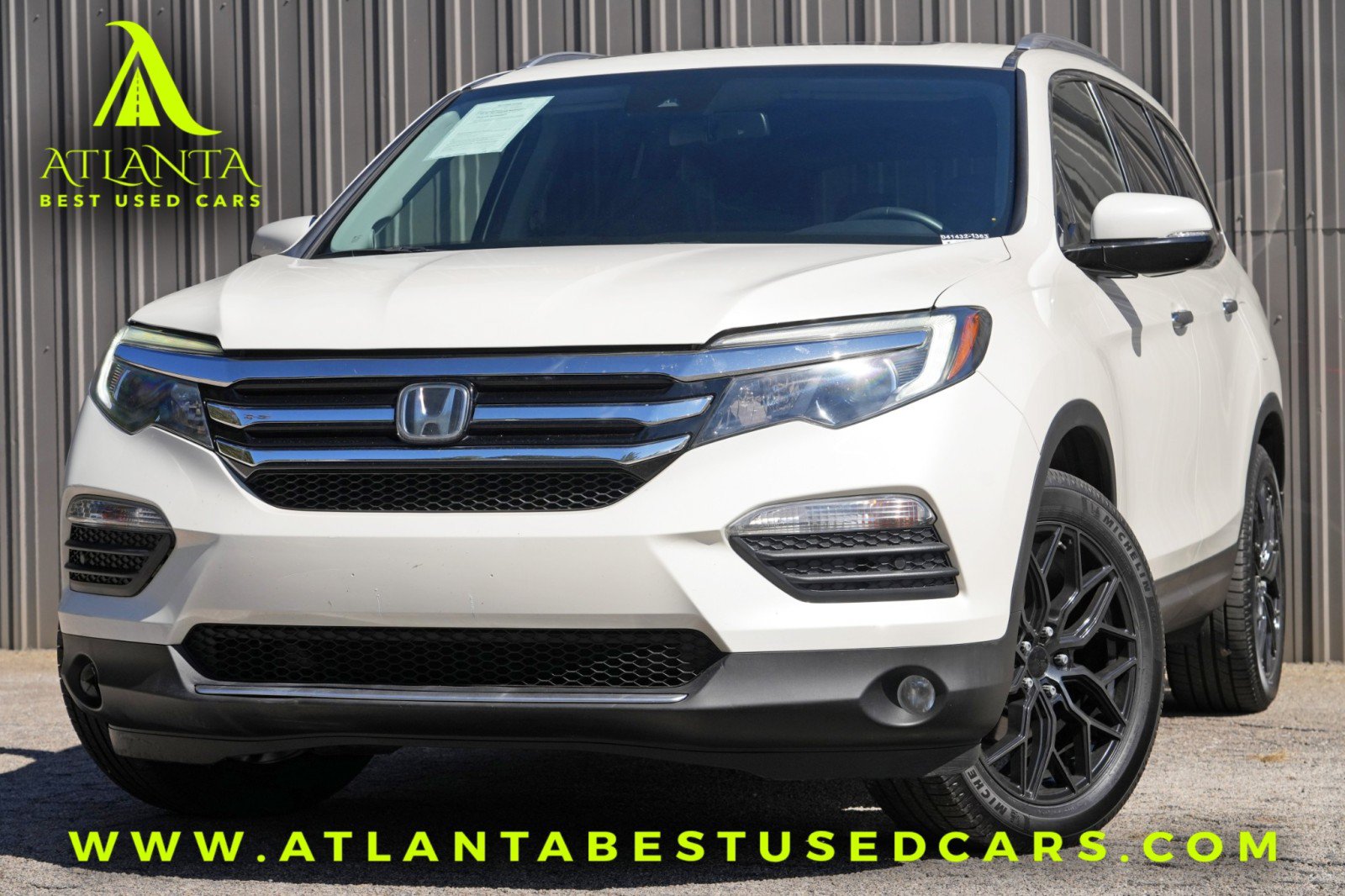 Used 2017 Honda Pilot Touring image 1