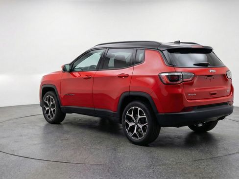 Used 2025 Jeep Compass Limited image 6