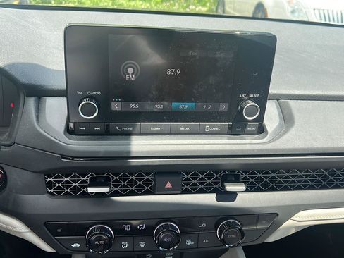 Used 2023 Honda Accord EX image 7