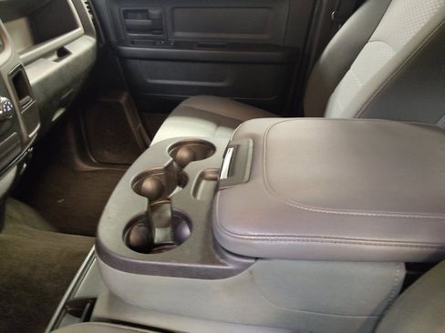 Used 2015 RAM 1500 Express image 26