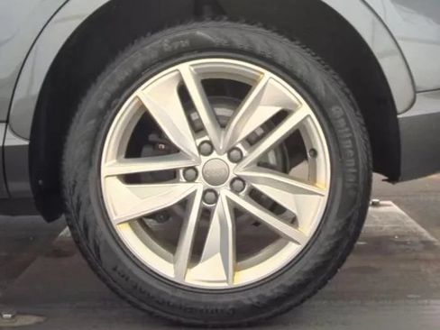 Used 2018 Audi Q3 2.0T Premium w/ Convenience Package AWD/4WD image 11