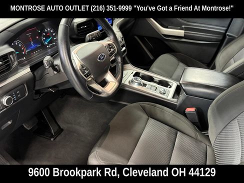 Used 2022 Ford Explorer XLT AWD/4WD image 16