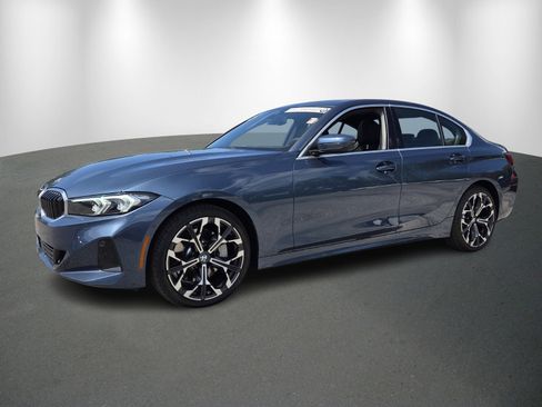 Certified 2025 BMW 330i Sedan RWD image 3