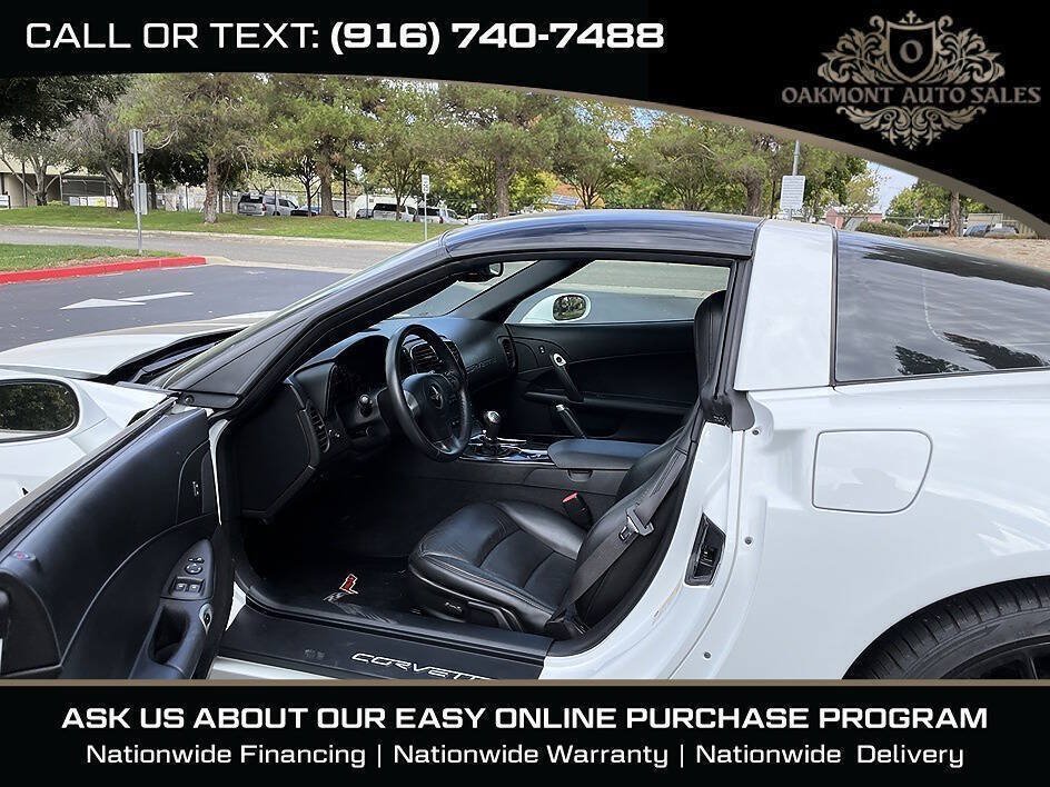 Used 2011 Chevrolet Corvette Coupe w/ 1LT RWD image 19