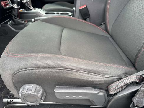 Used 2022 Jeep Wrangler Unlimited Rubicon image 16