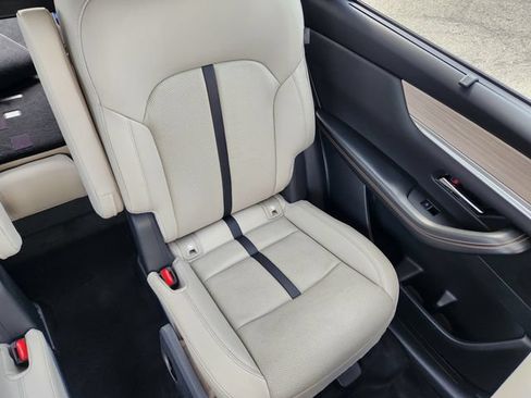 Used 2024 MAZDA CX-90 Plug-In Hybrid w/ Preferred AWD/4WD image 17