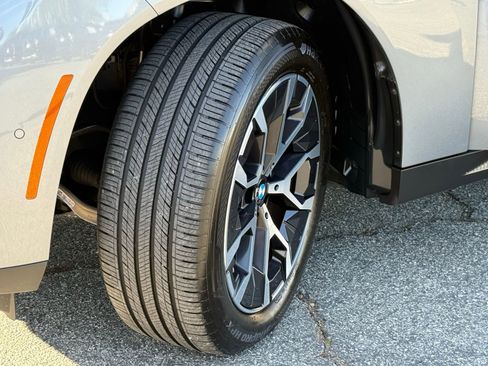 Used 2025 BMW X3 xDrive30i w/ Premium Package image 19