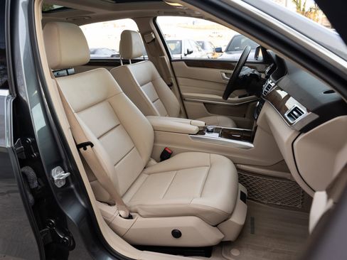 Used 2016 Mercedes-Benz E 350 Sedan image 19