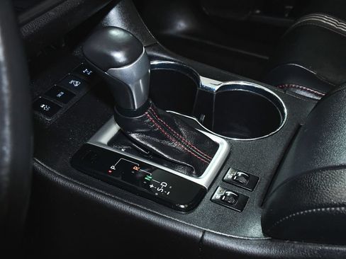 Used 2019 Toyota Highlander SE AWD/4WD image 34