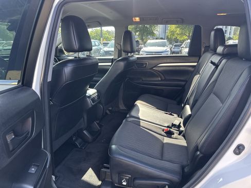 Used 2018 Toyota Highlander Plus image 31