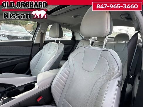Used 2023 Hyundai Elantra Limited FWD image 13