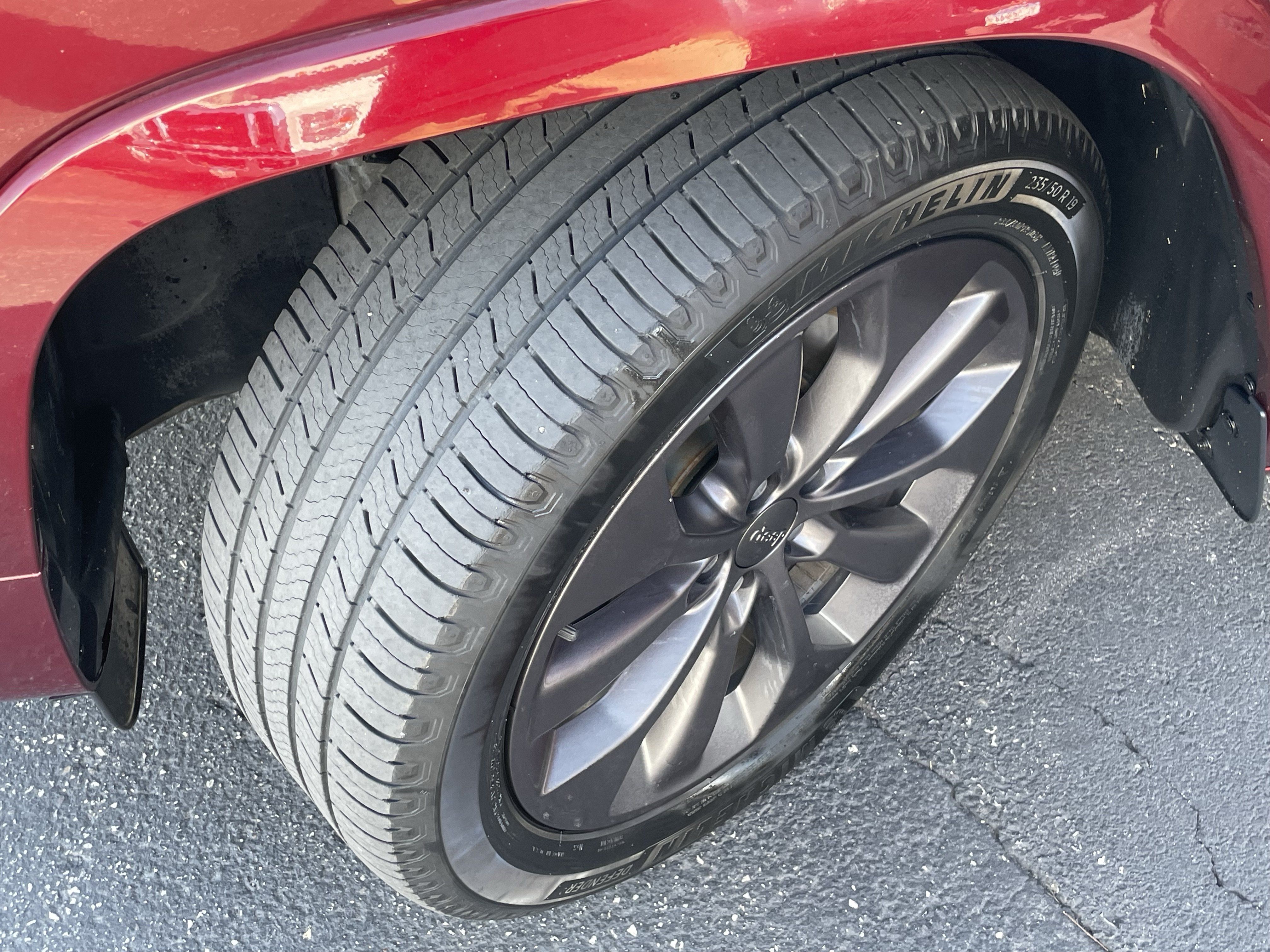 Used 2019 Jeep Cherokee Limited AWD/4WD image 11