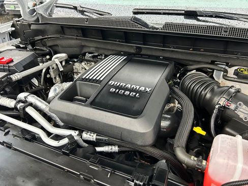 Used 2024 Chevrolet Tahoe LT w/ Luxury Package image 30