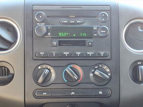 Used 2004 Ford F150 XLT image 8