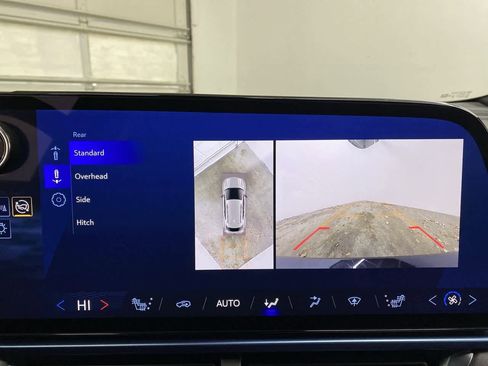 Used 2025 Chevrolet Equinox EV LT w/ Convenience Package image 24