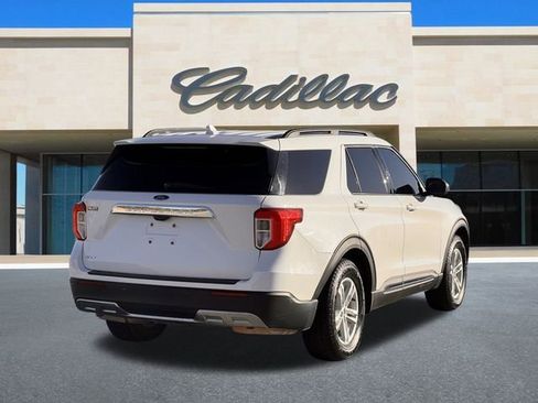 Used 2020 Ford Explorer XLT w/ Equipment Group 202A image 6