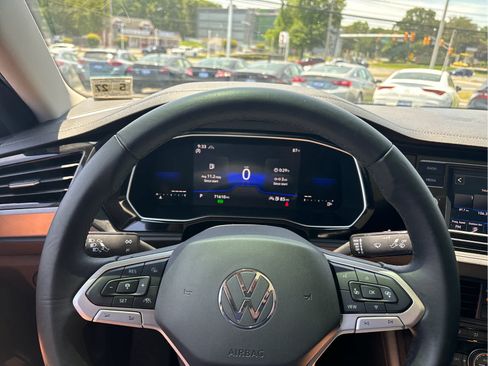 Used 2022 Volkswagen Jetta SE FWD image 10