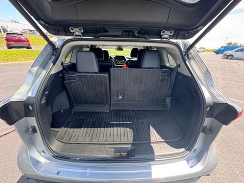 Certified 2025 Toyota Highlander XLE AWD/4WD image 10