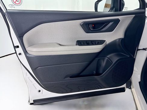 Certified 2025 Subaru Forester AWD/4WD image 11