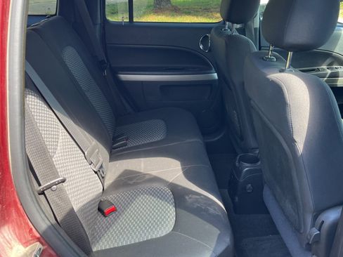 Used 2009 Chevrolet HHR LS image 15