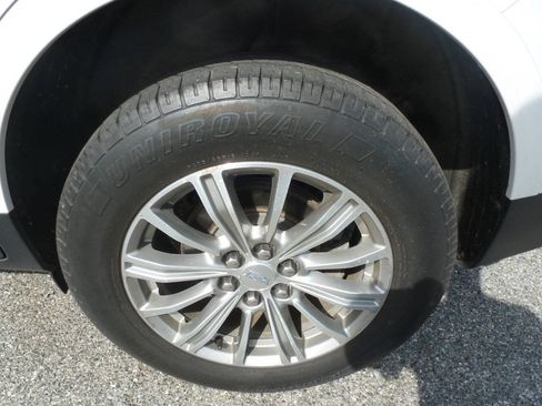 Used 2017 Cadillac XT5 Luxury w/ Driver Awareness Package AWD/4WD image 20