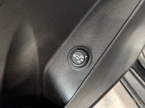 Used 2018 Chevrolet Equinox LT AWD/4WD image 30