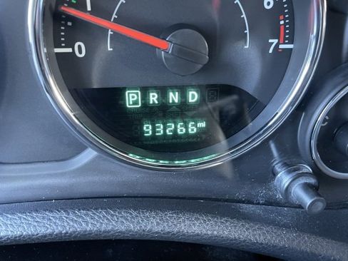 Used 2017 Jeep Wrangler Unlimited Rubicon w/ Connectivity Group image 17