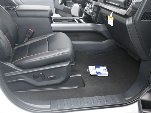 New 2026 Ford F250 Lariat w/ Chrome Package image 3