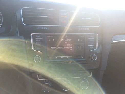 Used 2017 Volkswagen GTI S image 10