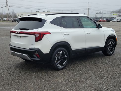 Used 2024 Kia Seltos EX image 5