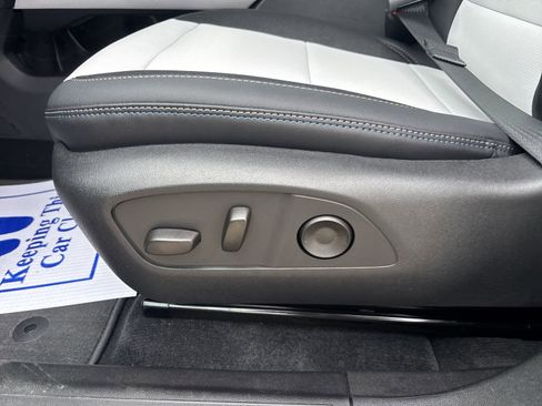 New 2026 Chevrolet Equinox EV LT image 15