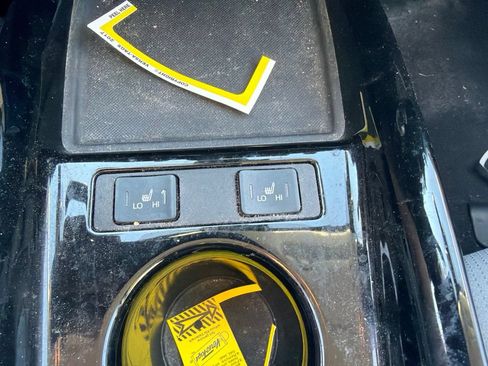 Used 2021 Toyota Prius Prime LE FWD image 13