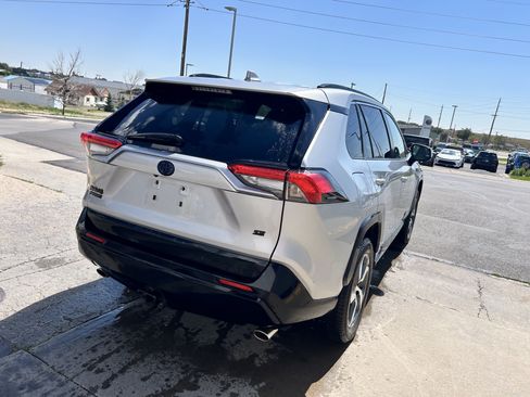 Used 2021 Toyota RAV4 SE w/ Weather & Moonroof Package AWD/4WD image 5