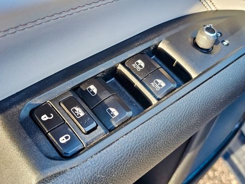 Certified 2022 Jeep Compass Limited image 10