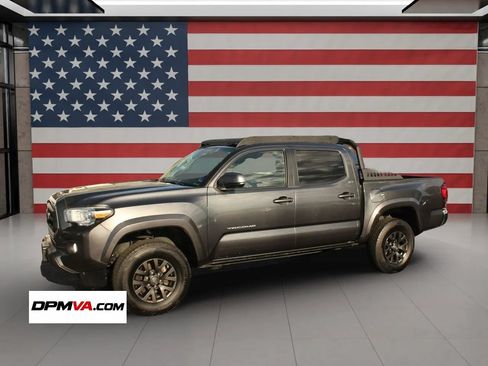 Used 2021 Toyota Tacoma SR5 AWD/4WD image 2