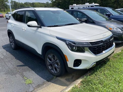 Used 2024 Kia Seltos S AWD/4WD image 3